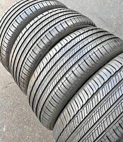 225 55 18 Michelin Tires Con 80% de Vida Las 4