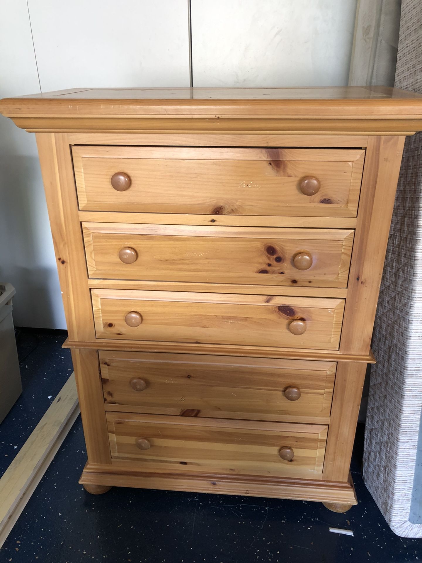 Broyhill, 5 drawer dresser