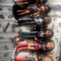 14 bratz dolls
