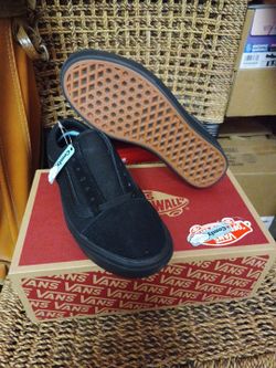 Vans comfycush black on black size 5.5 men or 7 women size