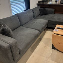 Couch With Chaise 