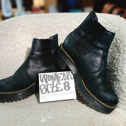 🖤 Stomp in Style – Doc Martens Rometty Black Boots, Size 8 – $85 OBO 🖤
