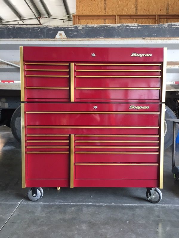 Snapon top and bottom tool box with tools for Sale in Spanaway, WA