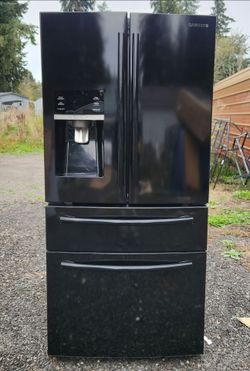 Samsung refrigerator W33xD33xH69 inches