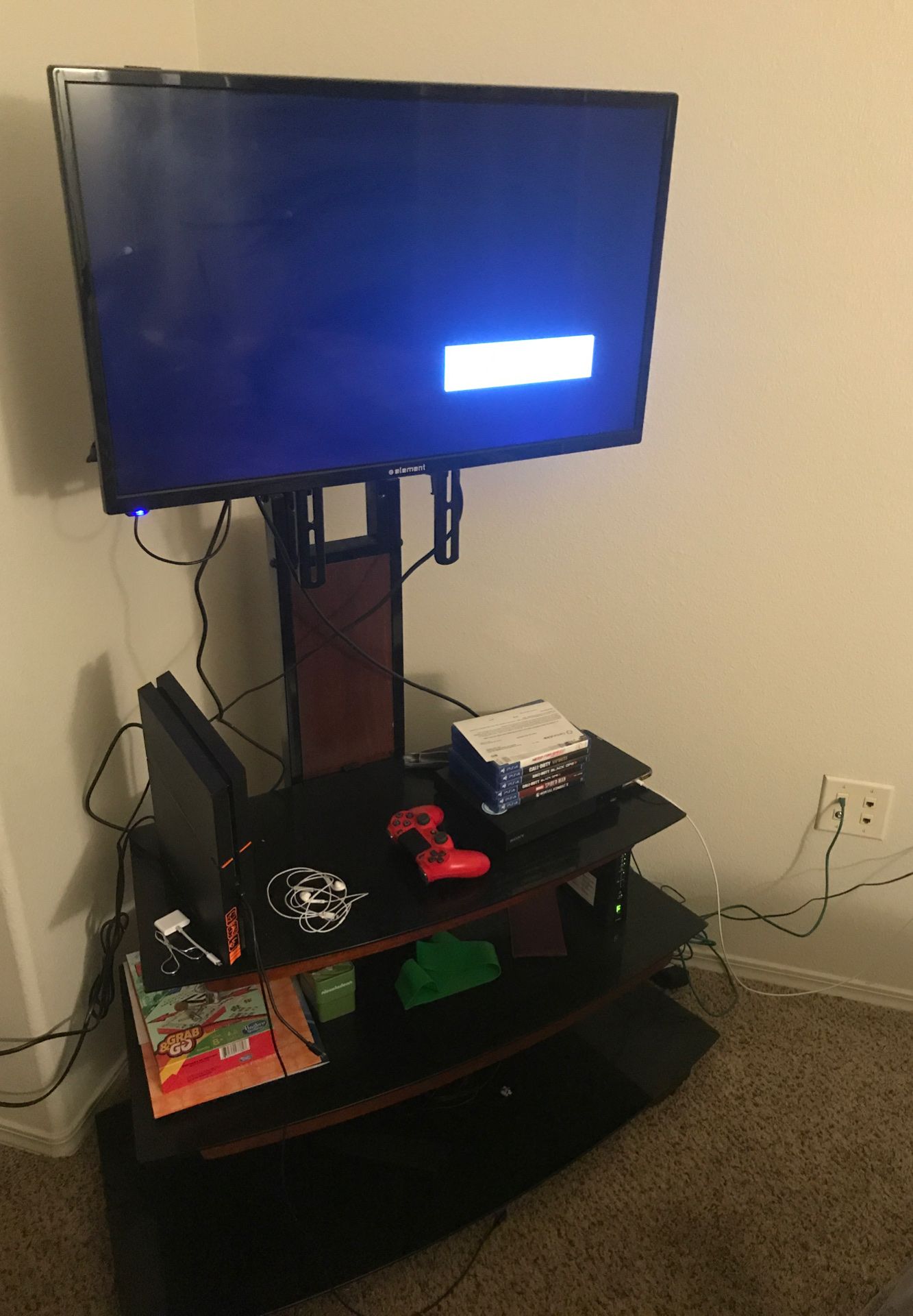 32” TV and TV holder table