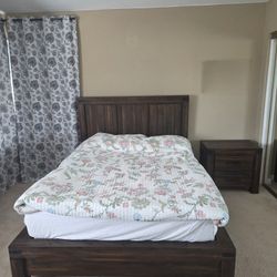 Solid Wood Bedroom Set (Acacia Wood)