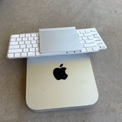 Mac Mini 2012 With Two Keyboards And Trackpad