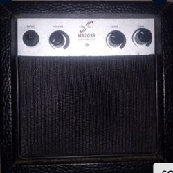 First Act MA 2039 Guitar Amplifier 