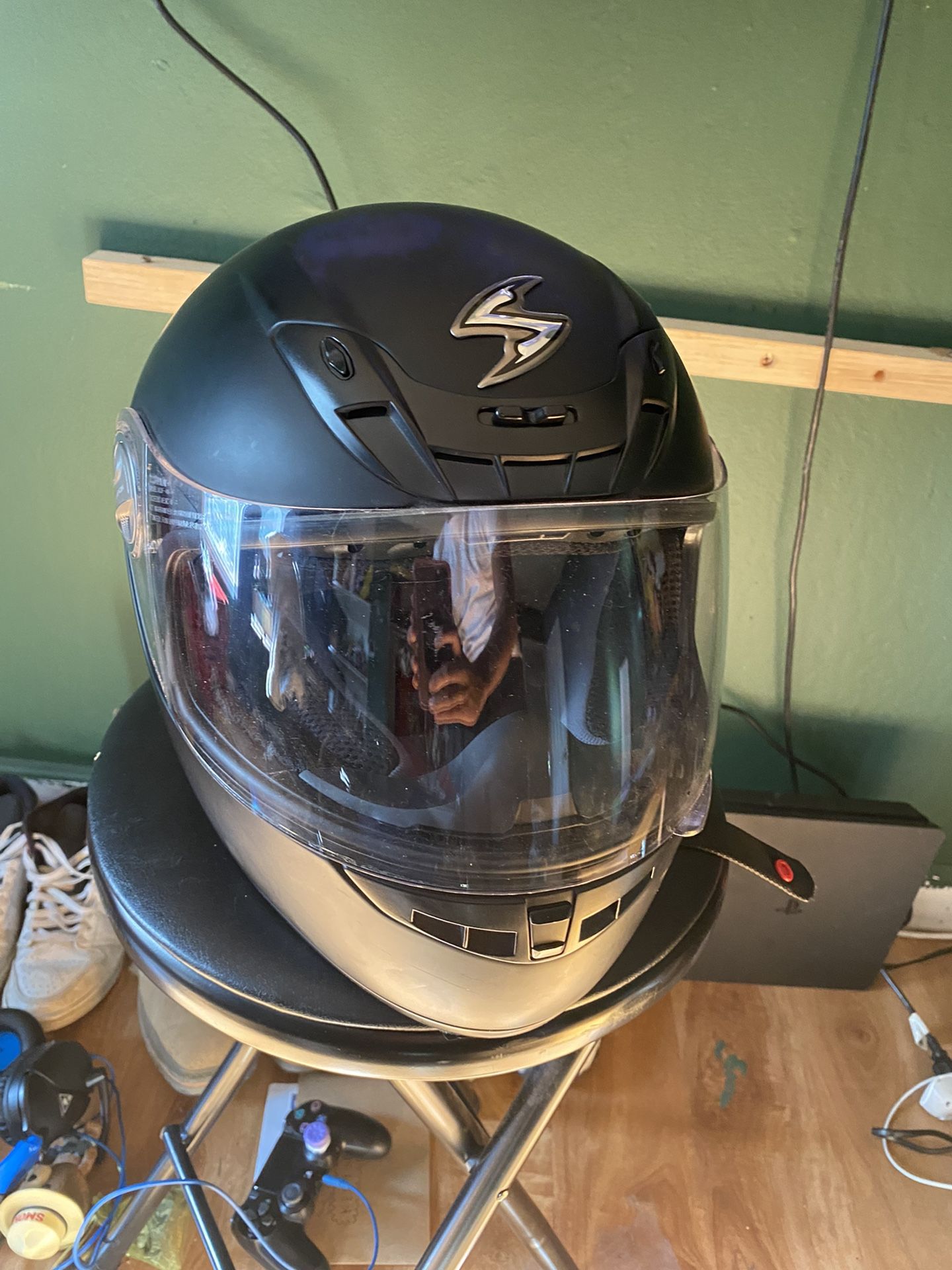 Scorpion Exo-400 Motorcycle Helmet