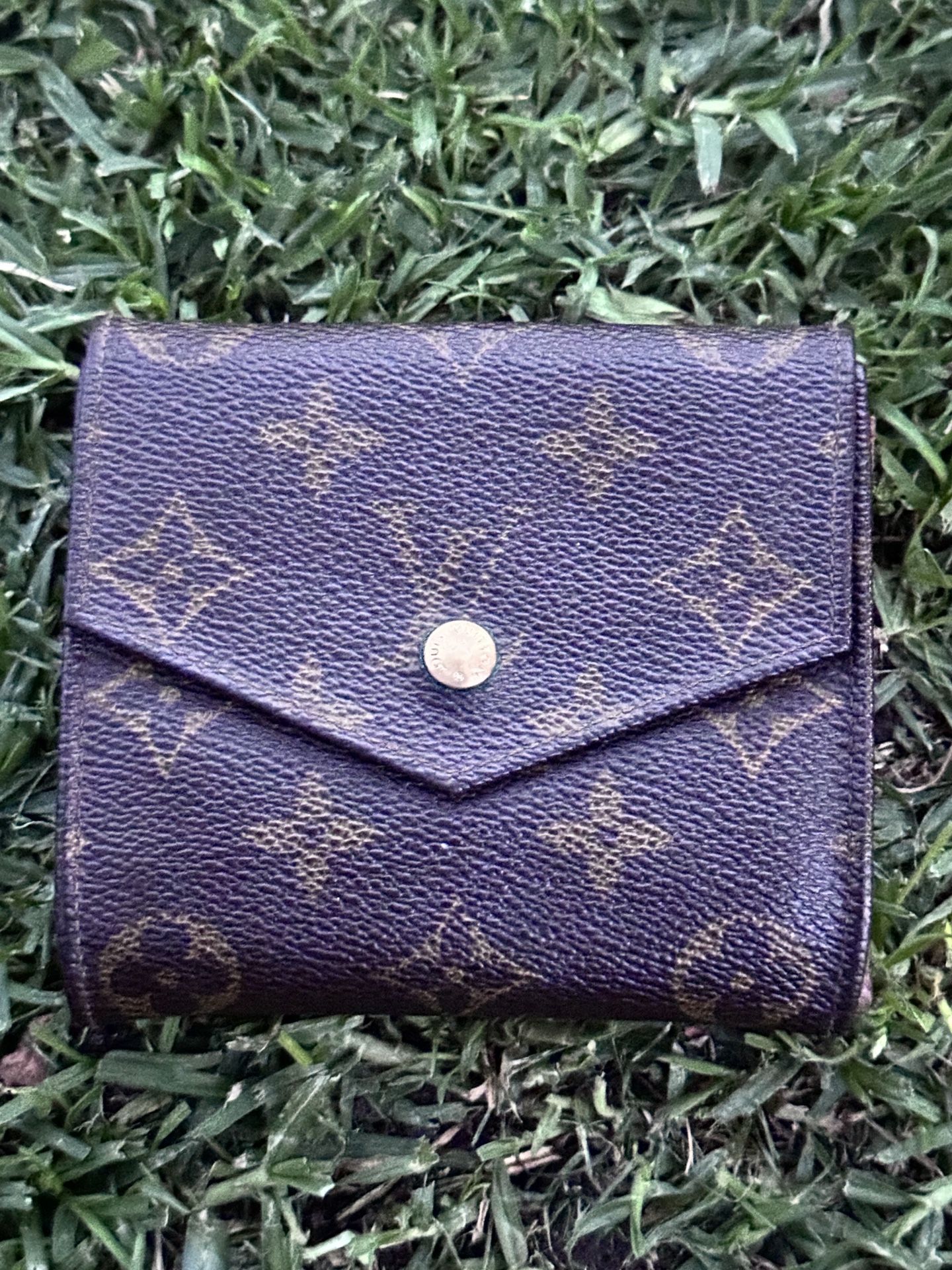 LV Wallet 