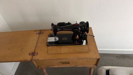 Vintage Singer Sewing Machine with Cabinet