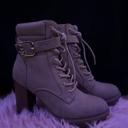 Guess Boot Heel’s Beige 