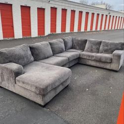 Sectional Sofa Perfectly State 