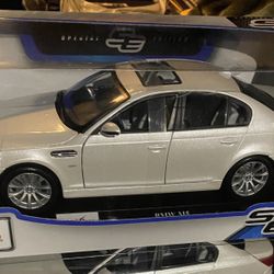 BMW M5 1/18 Diecast Vehicle