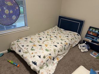 Twin bed frame (no mattress)