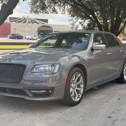 🚗2019 CHRYSLEY 300