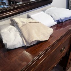 Queen Size Flat Sheets And Bed Skirts New And Used 4.00 Takes All 