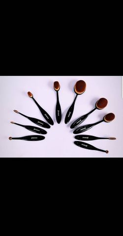 oval makeup brush set