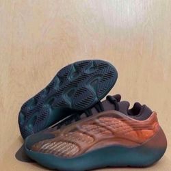 Adidas Yeezy Boost 700 V3 Copper Fade GY4109 Size 6 Brand New