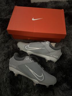 Nike Women's Hyperdiamond 4 Elite Softball Cleats
