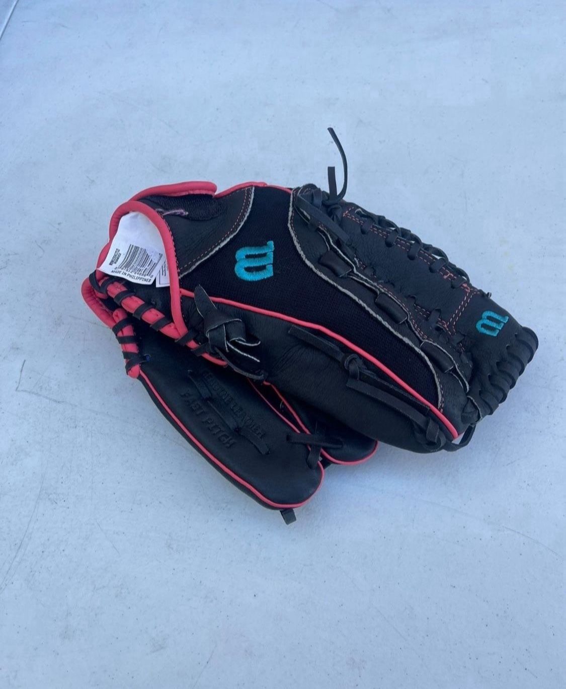Wilson 2022 Flash 12" Fastpitch Outfield Glove - Right
