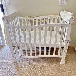 Convertible Mini Crib & mattress