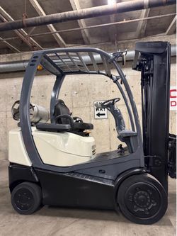 CROWN forklift latest model, 5000 lb, 3 stage, side shift