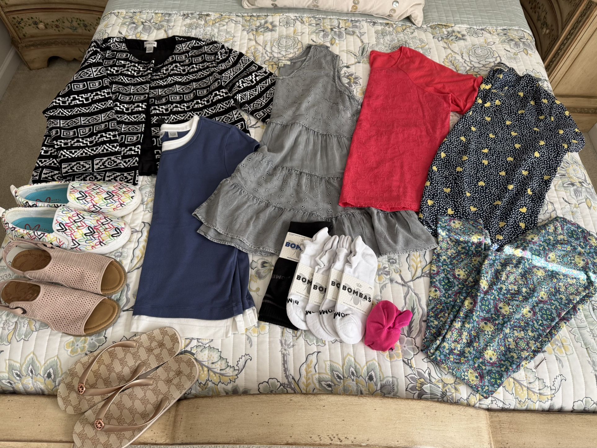 Women’s Clothing & Shoes - Mediums 