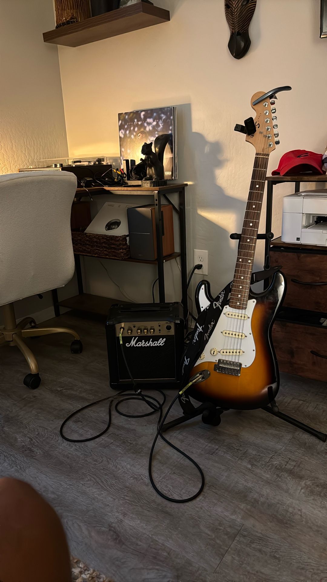 Lefty Fender Squire Strat Guitar w/Marshall Amp