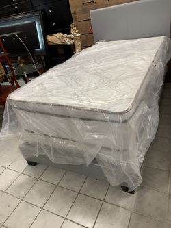 Bed with mattress set new