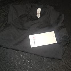 Lululemon Rest for Less Pullover. Size 0 $75