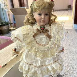 Justine Holiday, porcelain doll, William Tung Collection