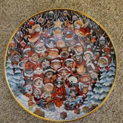 Decorative Santa Claws Plate