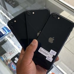 Apple iPhone SE 64 GB Factory Unlocked 