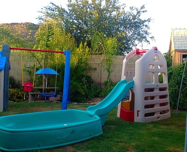 Step 2 Big Splash Center Pool Big Playhouse Climber Slide for Sale in Glendale, AZ - OfferUp