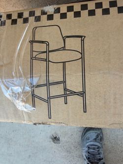 New boss office chair asking $80