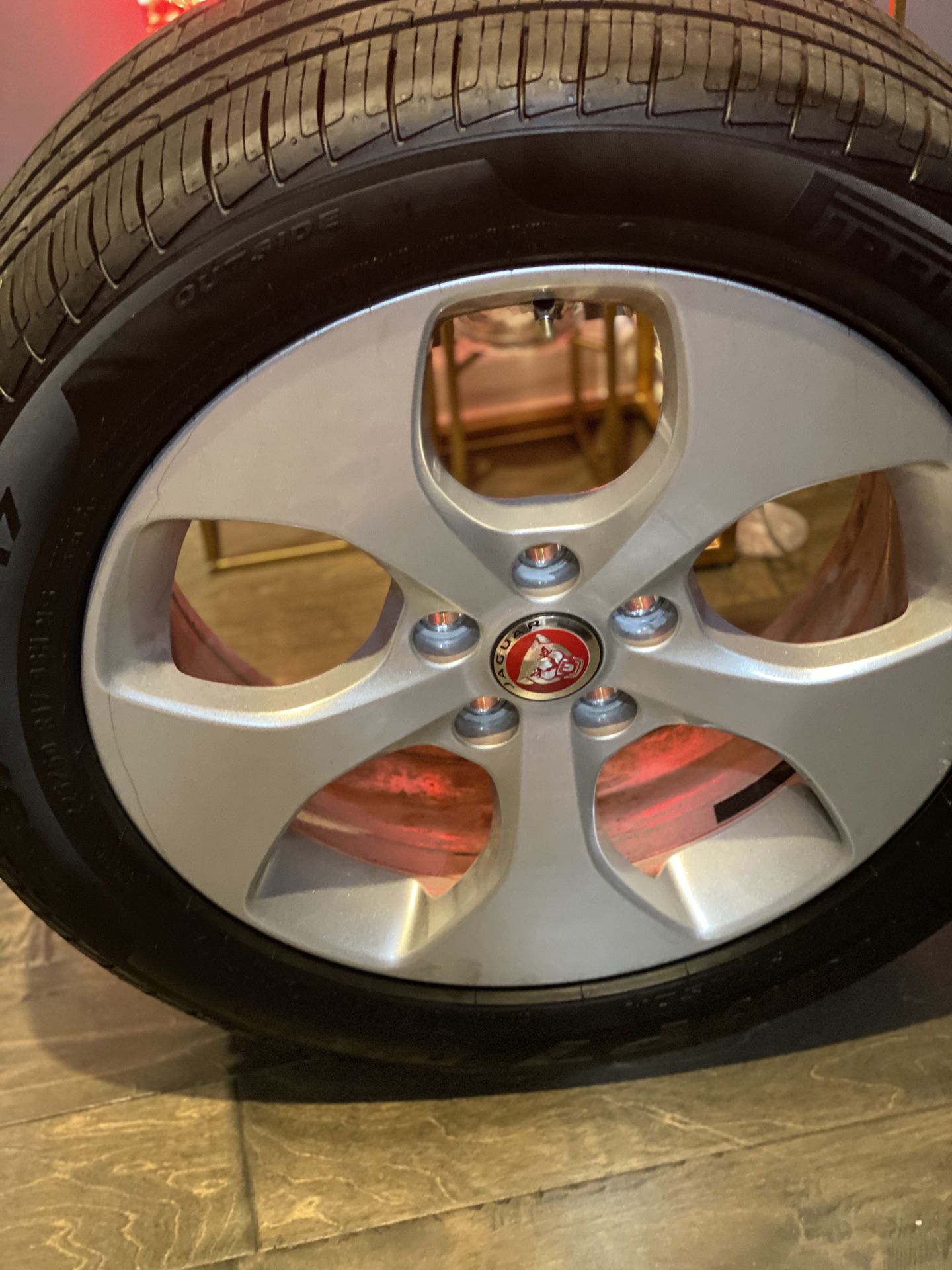 2017 Jaguar Xe factory tires and wheels