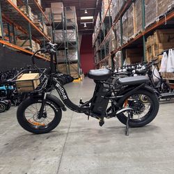 Large battery ultra-long-lasting electric bicycle
