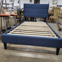 TWIN SIZE BED FRAME  🚚🚚FREE DELIVERY 🚚🚚