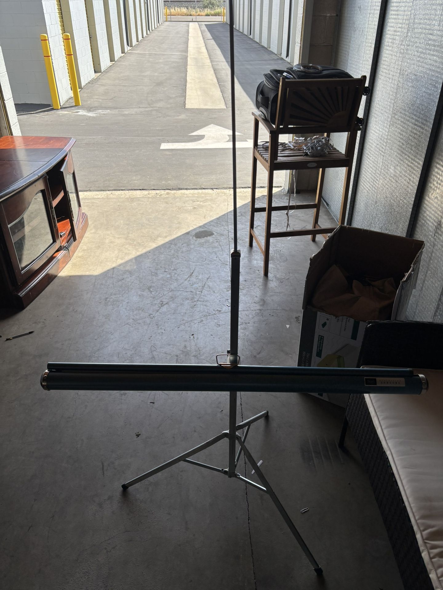Projector Screen