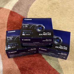 Canon PowerShot SX740 HS Camera Brand New