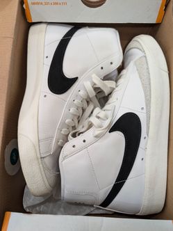 W Nike Blazers 8.5