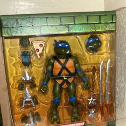 Super 7 Leonardo Figure 