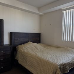 Sunday Moving Sale DTLA Bedroom Set Bed Mirror