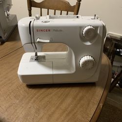 Singer prelude Sewing machine