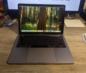 2018 13” MacBook Pro: 2.7Ghz quad core i7, 16GB, 1TB, New Battery