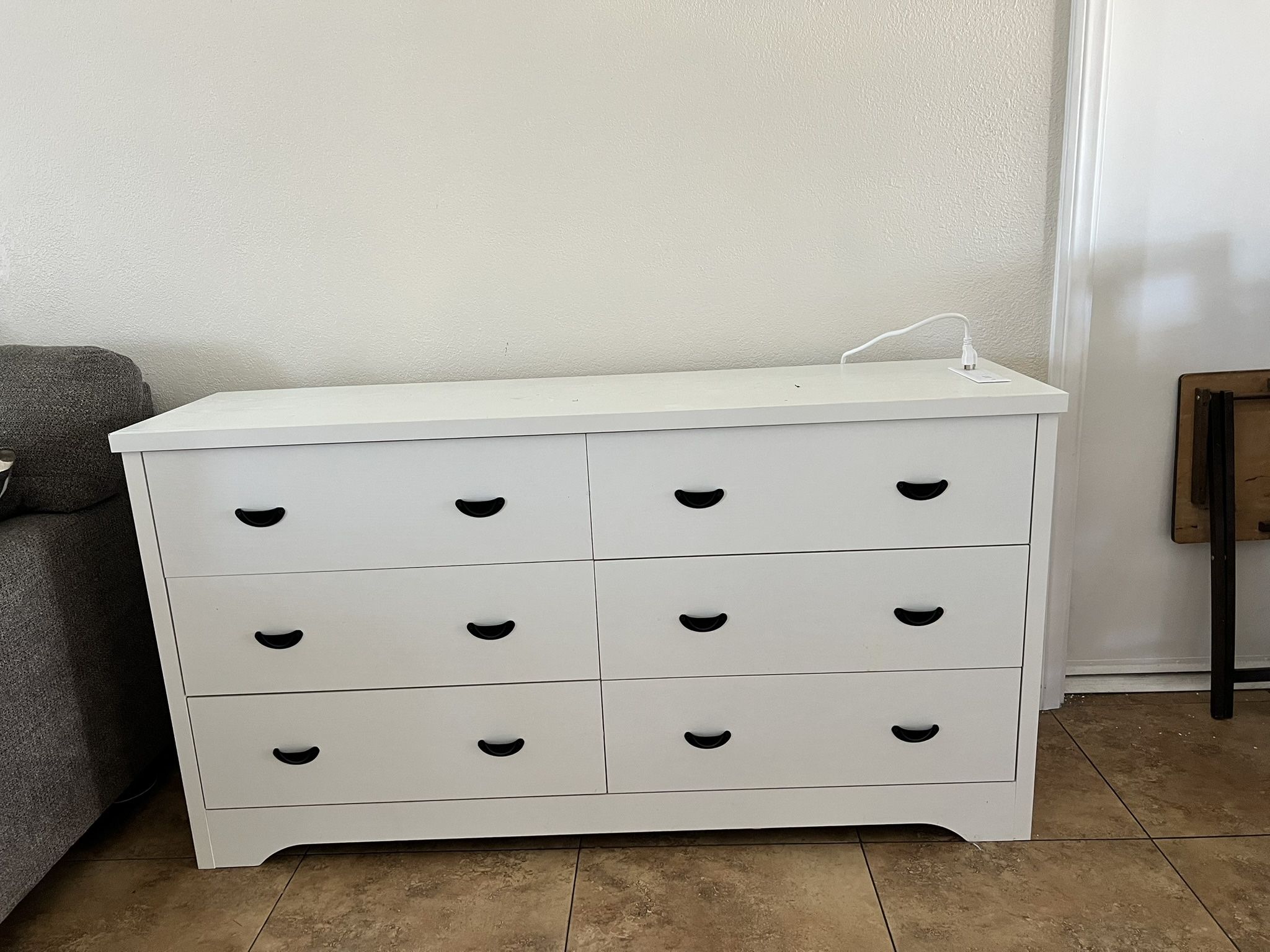 room dresser