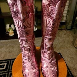 Ladies Pink  boots