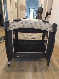 Baby Trend Lil Snooze Deluxe II Nursery Center