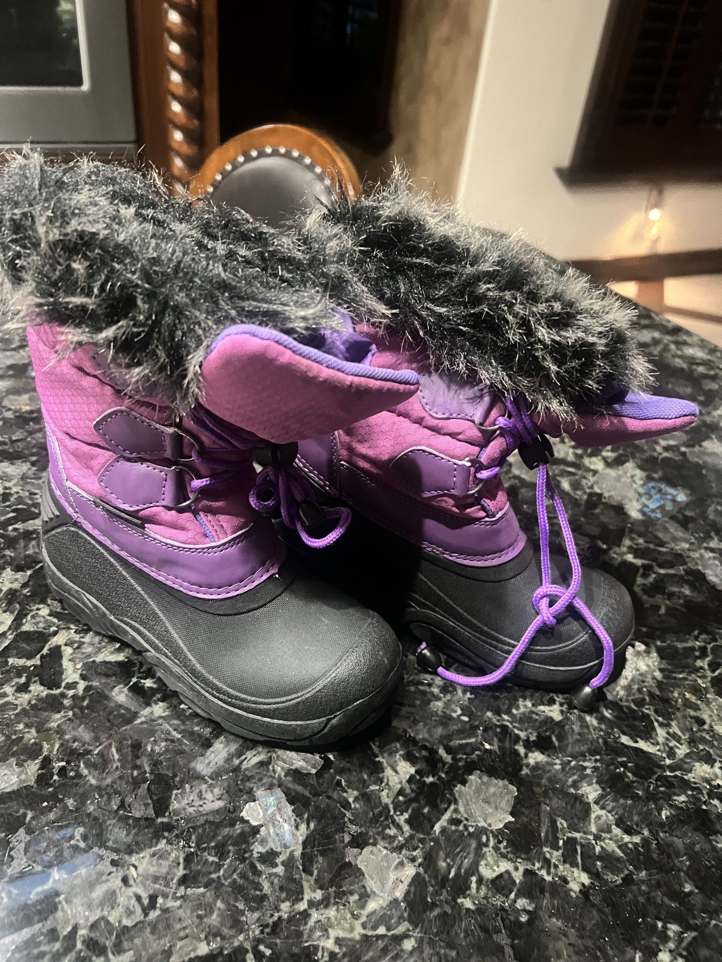 Snow boots for girl